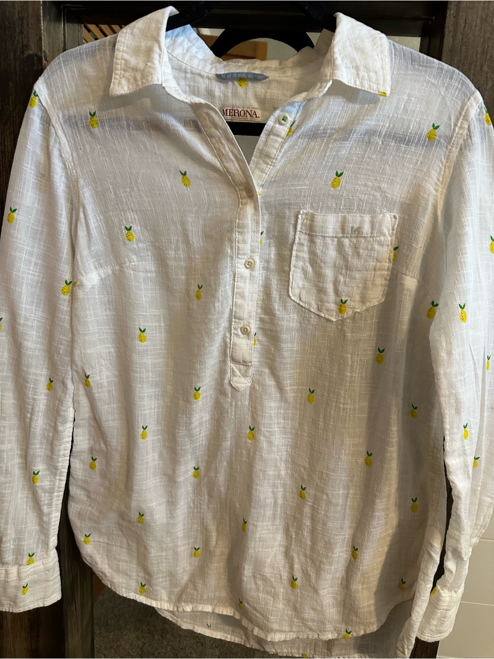 Merona Pineapple Print Button Front Shirt Women’s Medium White 100% Cotton Beach